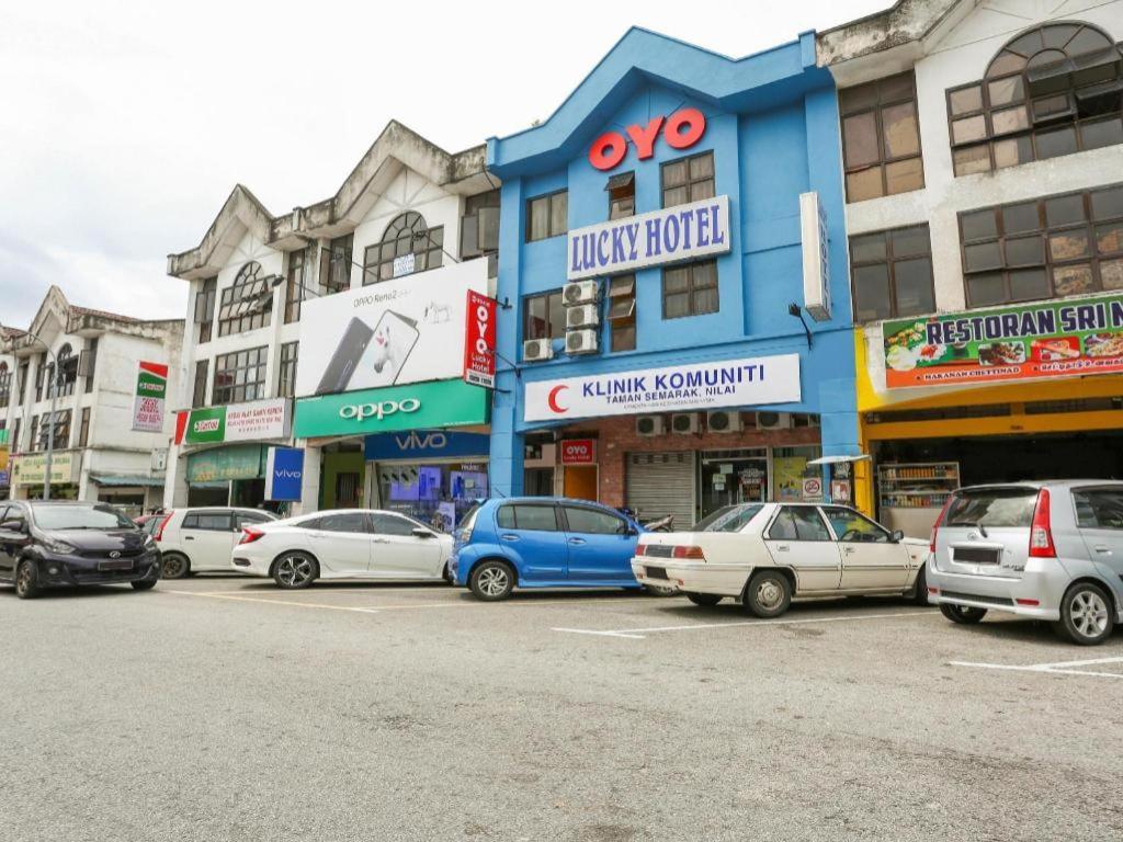 Oyo 89406 Lucky Budget Hotel Nilai Exterior photo