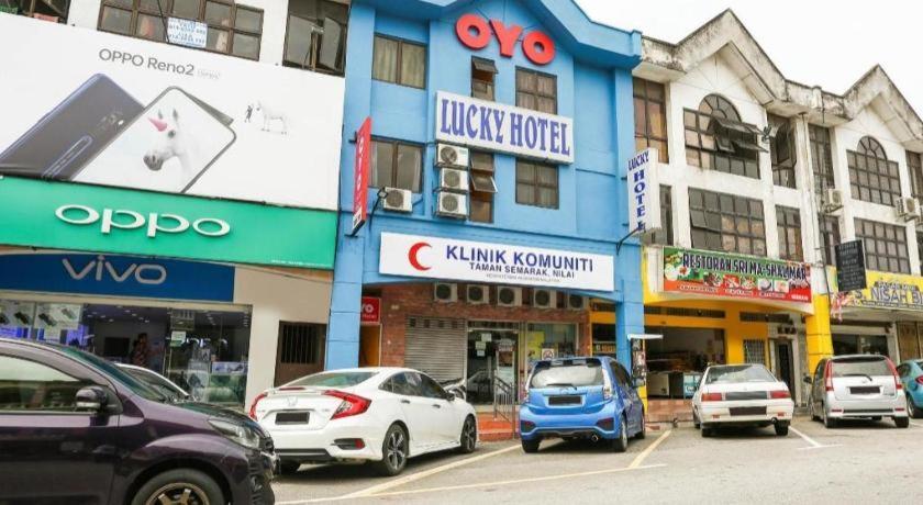 Oyo 89406 Lucky Budget Hotel Nilai Exterior photo